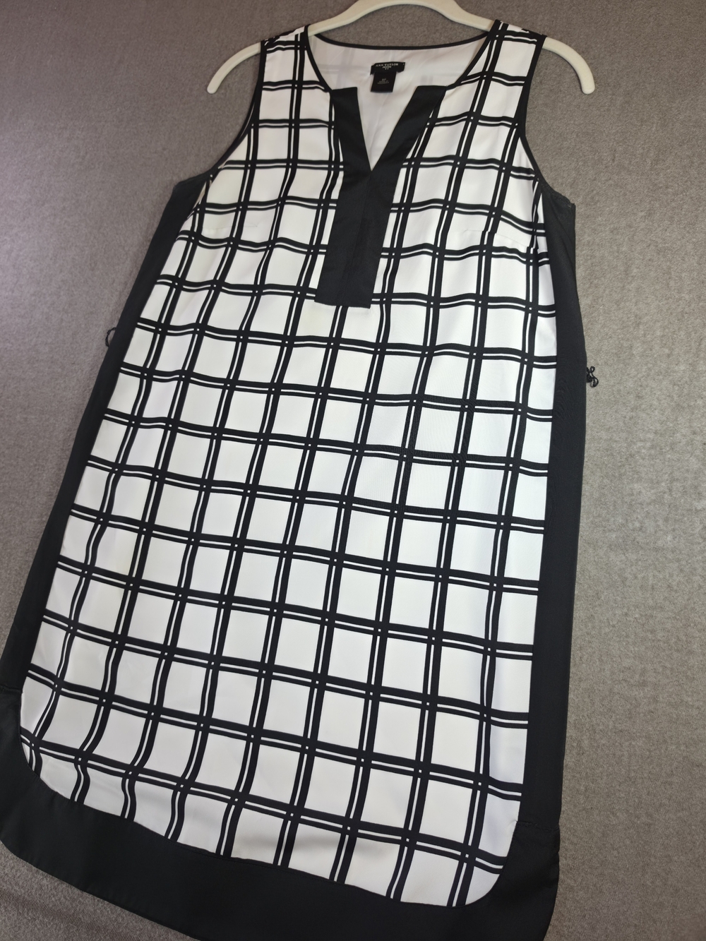 Ann Taylor Petite Black & White Plaid Sleeveless Shift Dress with V-Notch Small